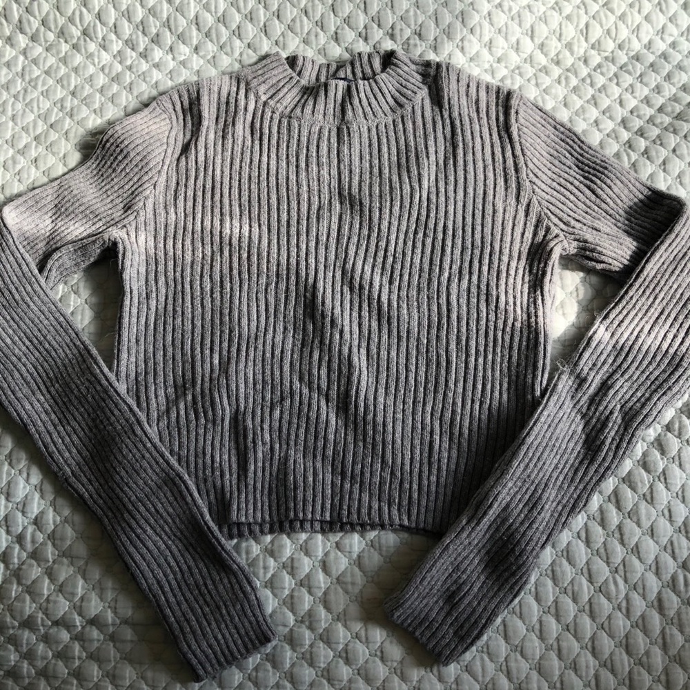 Cropped brandy Melville sweater